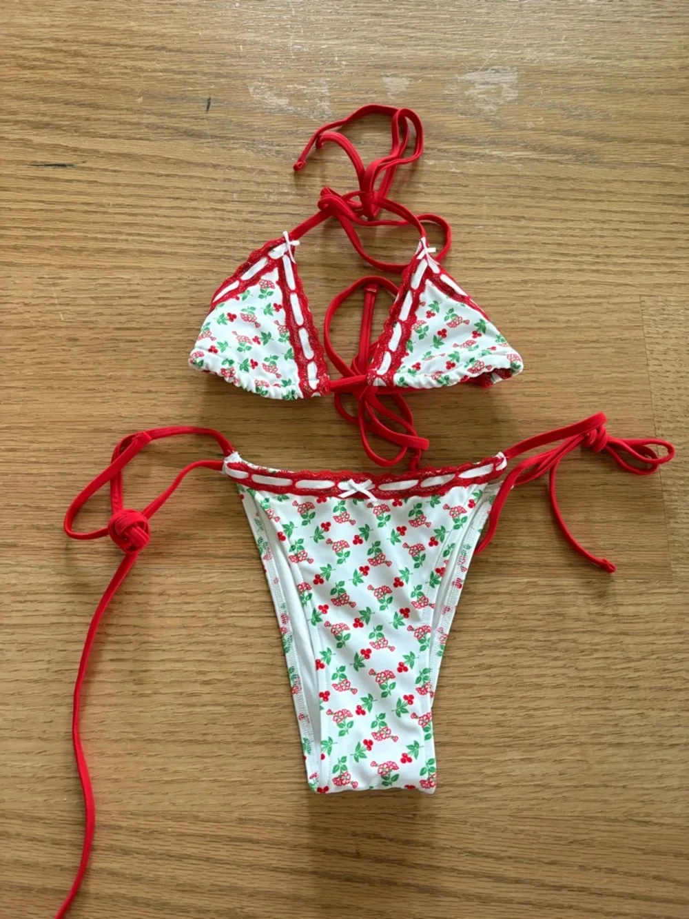 Frankie’s bikinis set
